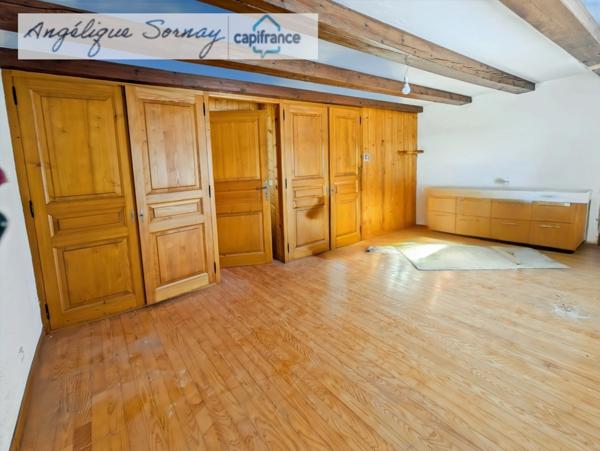 Maison familiale rénovée partiellement avec grange et vastes espaces – Jura BONLIEU