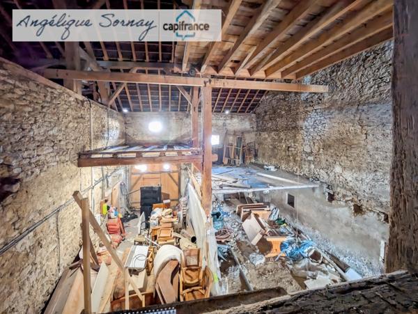 Maison familiale rénovée partiellement avec grange et vastes espaces – Jura BONLIEU