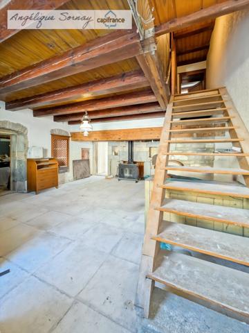 Maison familiale rénovée partiellement avec grange et vastes espaces – Jura BONLIEU