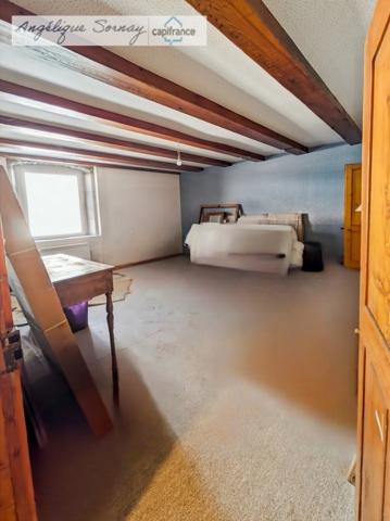 Maison familiale rénovée partiellement avec grange et vastes espaces – Jura BONLIEU