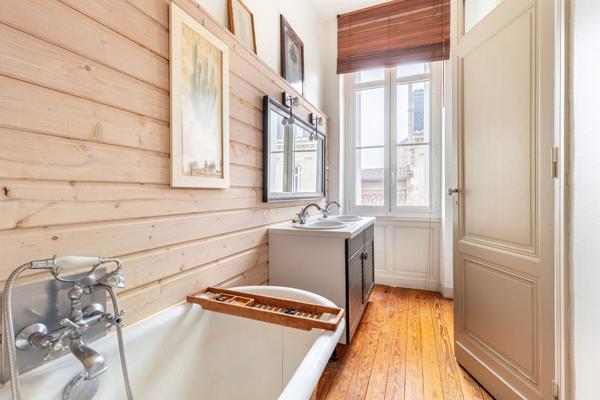 Vente Appartement de luxe Bordeaux 8 Pièces 220 m²