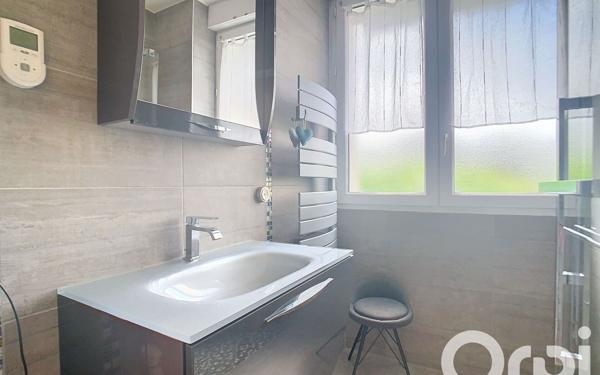 Appartement à louer    3 pièces • 61,44 m2 Maisons-Alfort