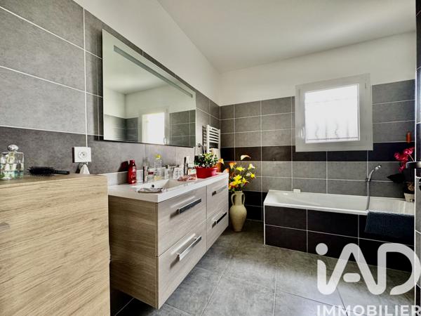 Maison à vendre 6 pièces 146 m² La Ville-Dieu-du-Temple