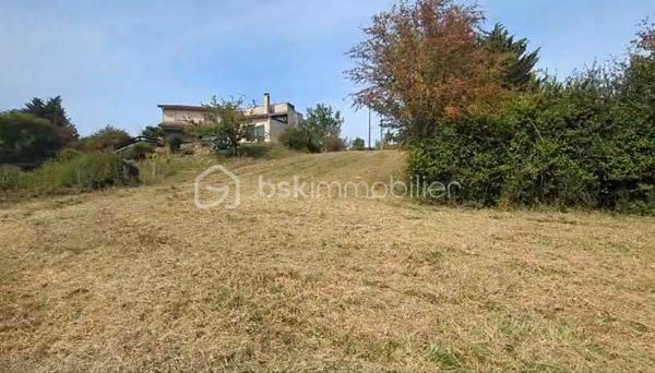 Terrain de 3 920 m²