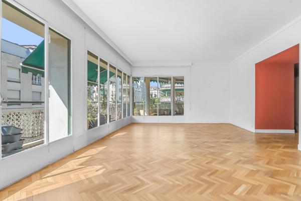 Location Appartement de luxe Marseille 8 4 Pièces 204 m²