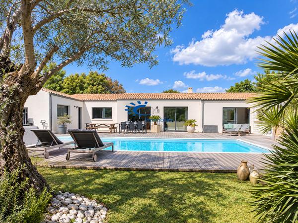5 MIN D'AIGREFEUILLE D'AUNIS, MAISON 212 M² 6 CHAMBRES PISCINE ET JARDIN Aigrefeuille d aunis