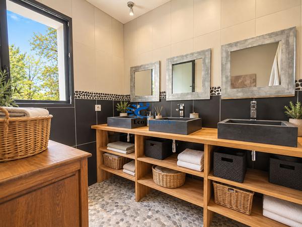 5 MIN D'AIGREFEUILLE D'AUNIS, MAISON 212 M² 6 CHAMBRES PISCINE ET JARDIN Aigrefeuille d aunis