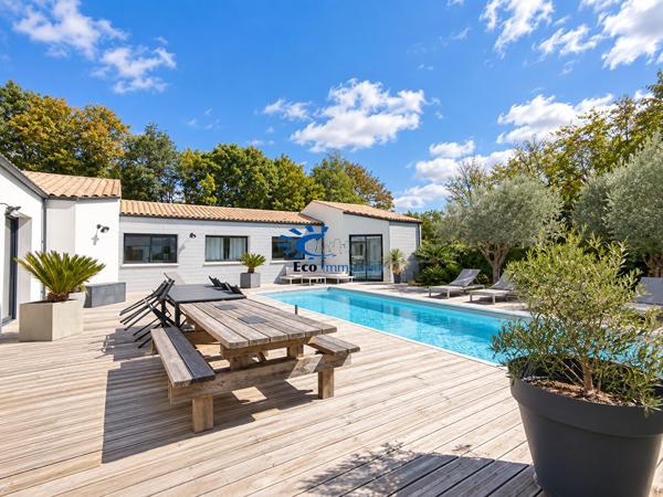 5 MIN D'AIGREFEUILLE D'AUNIS, MAISON 212 M² 6 CHAMBRES PISCINE ET JARDIN Aigrefeuille d aunis