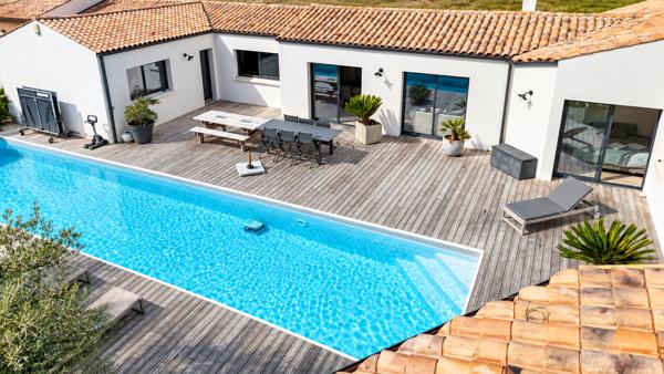 5 MIN D'AIGREFEUILLE D'AUNIS, MAISON 212 M² 6 CHAMBRES PISCINE ET JARDIN Aigrefeuille d aunis