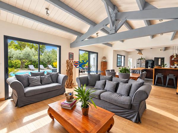 5 MIN D'AIGREFEUILLE D'AUNIS, MAISON 212 M² 6 CHAMBRES PISCINE ET JARDIN Aigrefeuille d aunis