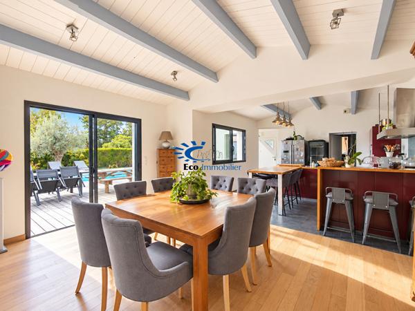 5 MIN D'AIGREFEUILLE D'AUNIS, MAISON 212 M² 6 CHAMBRES PISCINE ET JARDIN Aigrefeuille d aunis