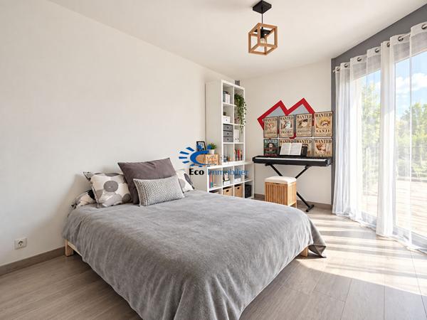 5 MIN D'AIGREFEUILLE D'AUNIS, MAISON 212 M² 6 CHAMBRES PISCINE ET JARDIN Aigrefeuille d aunis