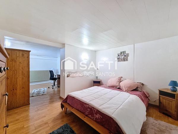 Maison familiale 5 chambres avec piscine – Cadre paisible et verdoyant