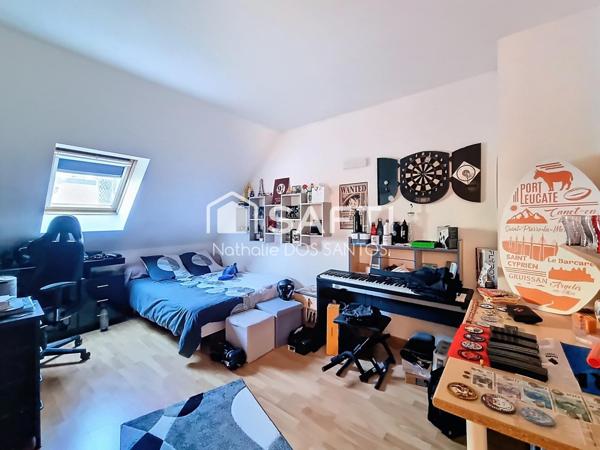 Maison familiale 5 chambres avec piscine – Cadre paisible et verdoyant