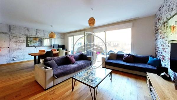Vente                                                      Appartement
                        
                     5 pièces                      105 m2                     à Malling