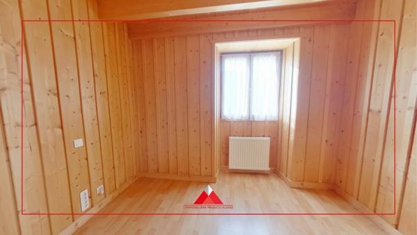 Maison mitoyenne avec terrain et garage