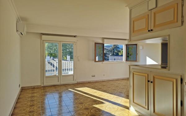 Appartement à louer    3 pièces •  Alès