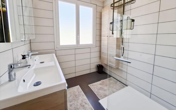 Maison à vendre    5 pièces •  Pompignan