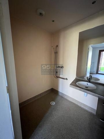 Collonges au mont d'or T2 de 45 m2 , garage, cave, terrasse rdc