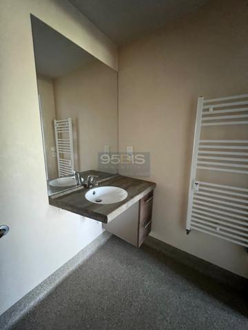 Collonges au mont d'or T2 de 45 m2 , garage, cave, terrasse rdc