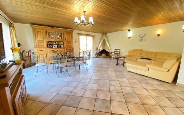 Maison à vendre    4 pièces • 125 m2 Montjay