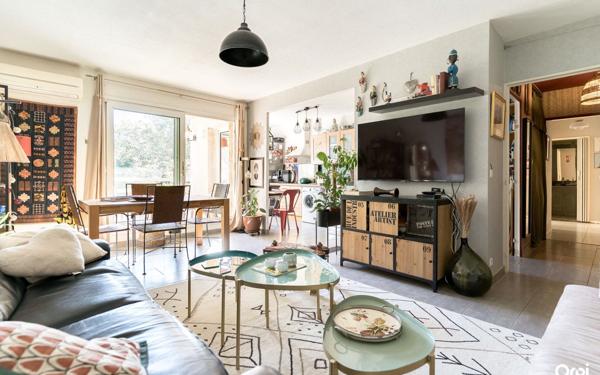 Appartement à vendre    3 pièces • 69,17 m2 Marseille 9