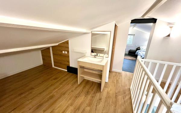 Immeuble à vendre    7 pièces •  Launaguet