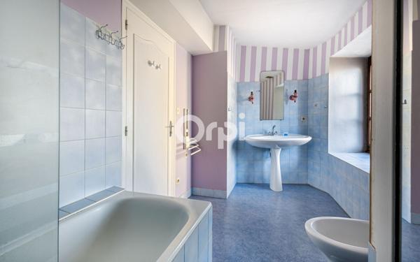 Maison à vendre    3 pièces • 139 m2 Séreilhac