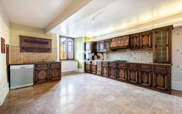 Maison à vendre    3 pièces • 139 m2 Séreilhac