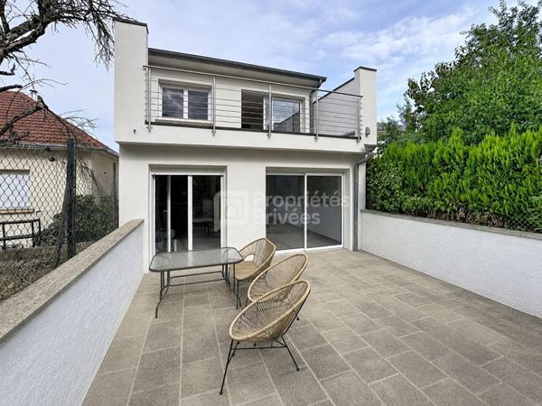 MAISON DE 110 M² AVEC 3 CHAMBRES, GRAND GARAGE ET JARDIN CLOS A ROMBAS