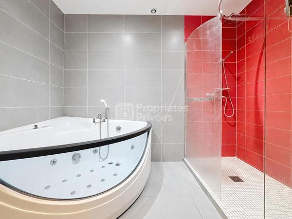 MAISON DE 110 M² AVEC 3 CHAMBRES, GRAND GARAGE ET JARDIN CLOS A ROMBAS