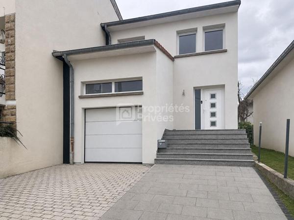 MAISON DE 110 M² AVEC 3 CHAMBRES, GRAND GARAGE ET JARDIN CLOS A ROMBAS