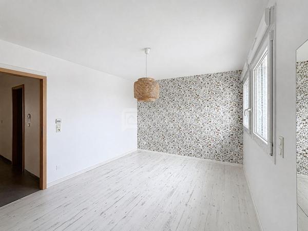 MAISON DE 110 M² AVEC 3 CHAMBRES, GRAND GARAGE ET JARDIN CLOS A ROMBAS