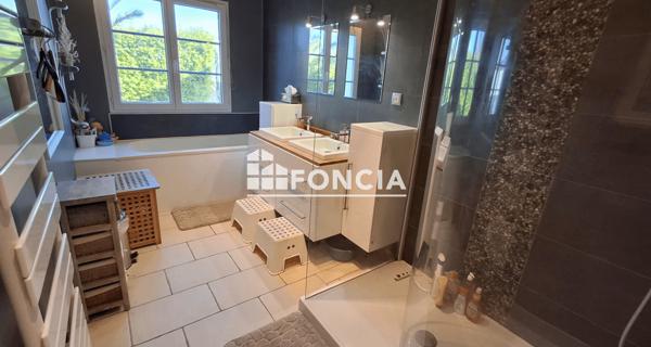 À vendre Maison 5 pièces 175.71 m² - Saint-vivien 17220