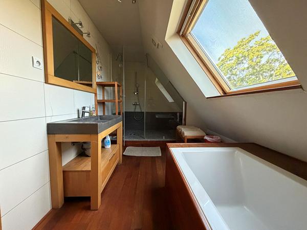 Maison 5 pièces 102m² avec espace extérieur au bord de l'eau