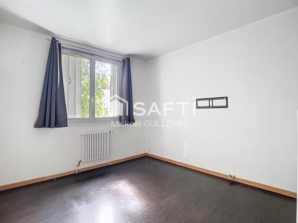 Proche gare RER D (et Futur M° ligne 15)