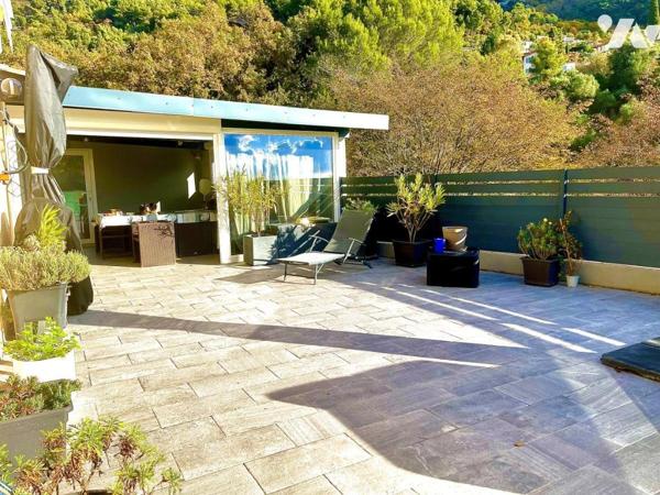 Castellar, villa de 5 pièces de 129 m² avec piscine, ver mer et montagnes 