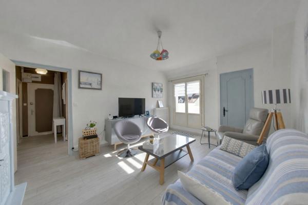 APPARTEMENT LUMINEUX 3 CHAMBRES AVEC GRAND BALCON