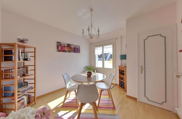 APPARTEMENT LUMINEUX 3 CHAMBRES AVEC GRAND BALCON