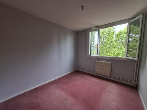 À vendre – Appartement T4 avec balcon, 3èmle étage avec ascenseur et stationnement privatif