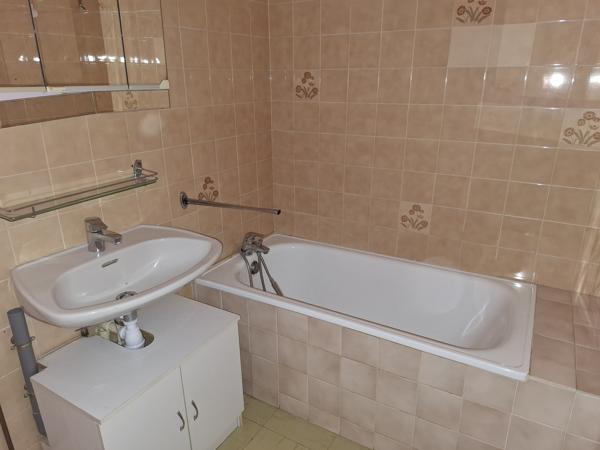 À vendre – Appartement T4 avec balcon, 3èmle étage avec ascenseur et stationnement privatif