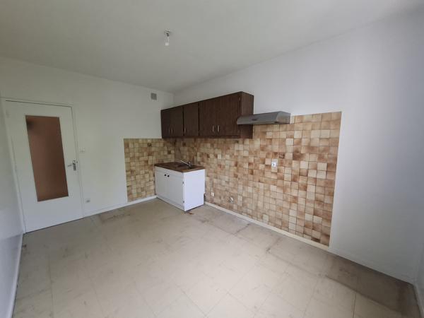 À vendre – Appartement T4 avec balcon, 3èmle étage avec ascenseur et stationnement privatif