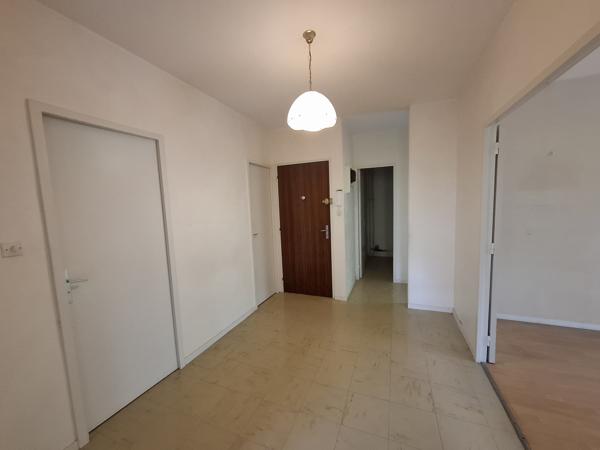 À vendre – Appartement T4 avec balcon, 3èmle étage avec ascenseur et stationnement privatif