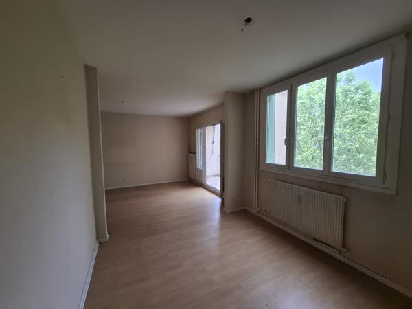 À vendre – Appartement T4 avec balcon, 3èmle étage avec ascenseur et stationnement privatif