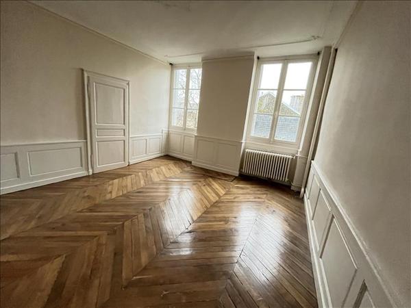 Maison à vendre |  Issoudun |  6 pièces | 214 m²