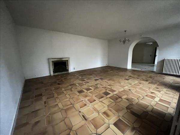 Maison à vendre |  Issoudun |  6 pièces | 214 m²