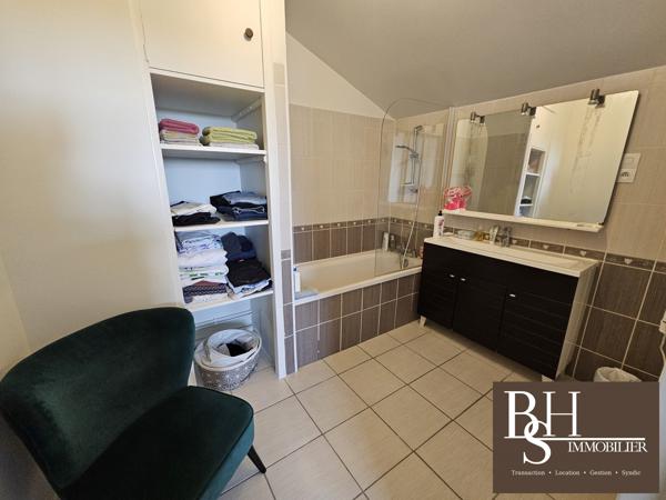 POITIERS FAC / CAMPUS Appartement de type 2, 62 m² avec balcon et ascenseur.