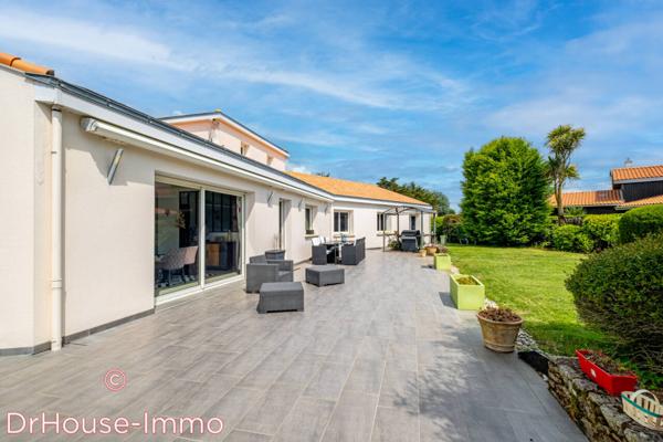 Maison à vendre 7 pièces de 243 m²