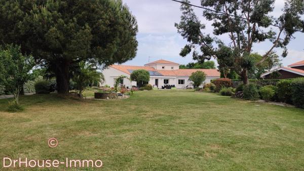 Maison à vendre 7 pièces de 243 m²