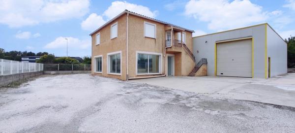 À louer – Ensemble de locaux polyvalents de 590 m² sur terrain clos de 1200 m² Bagard (30140)
